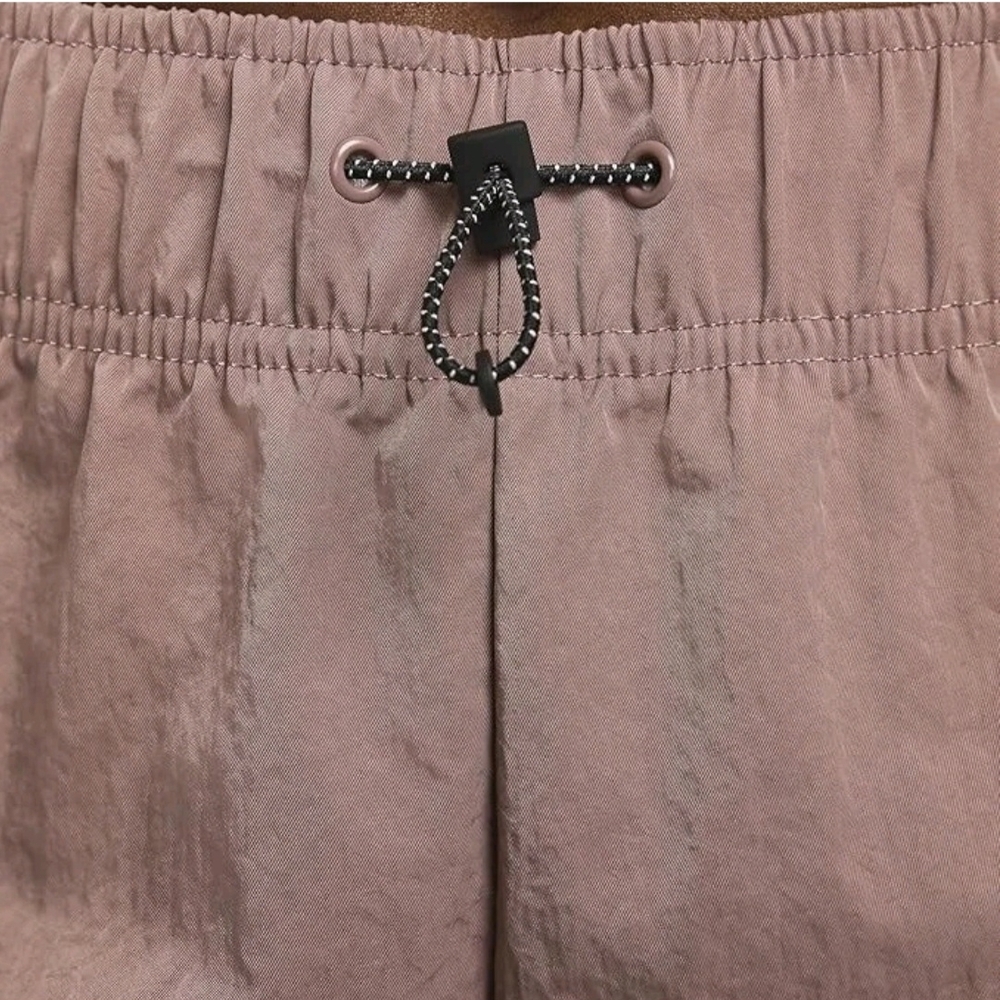 Nike Women's Tan Cargo Shorts - Picture 4 of 10
